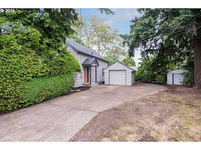 10923 NE Siskiyou St Portland, OR 97220