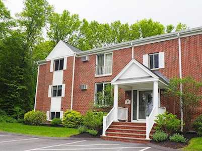 7 Birchwood Pointe #202 Amesbury, MA 01913