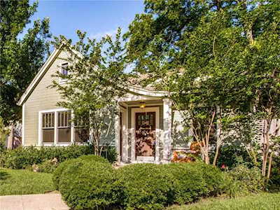 215 S Clinton Avenue Dallas, TX 75208