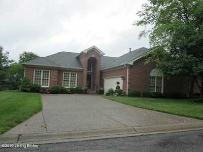 10017 Forest Village Ln Louisville, KY 40223