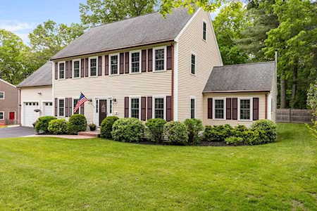 3 Babick Lake Dr Hudson, MA 01749