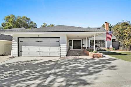 2751 Cardinal Drive Costa Mesa, CA 92626