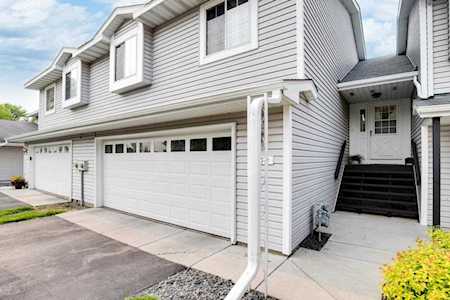 Oakdale MN Townhomes for Sale - Barker Hedges Group