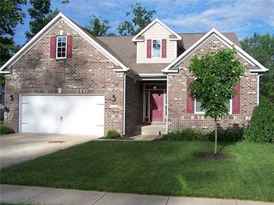 677 Chestnut Drive Avon, IN 46123