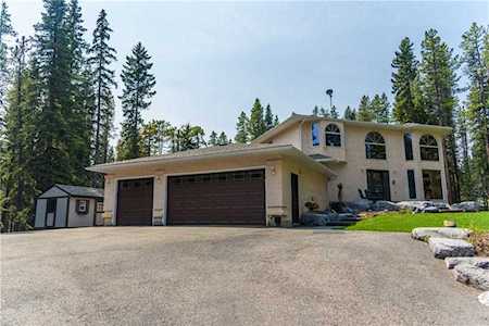 31 Elk Valley Road Bragg Creek, AB T0L 0K0