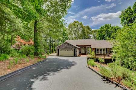 2060 Deep Woods Dr Hendersonville, NC 28739