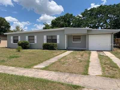 7018 Stockholm Way Orlando, FL 32822