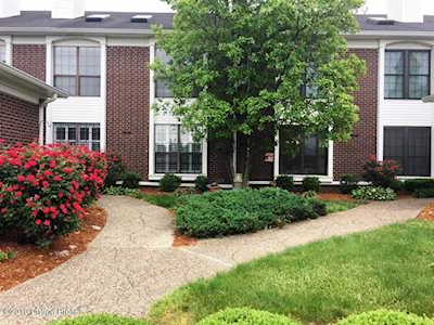 1271 Parkway Gardens Ct #205 Louisville, KY 40217