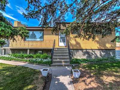 2221 42 Street SE Calgary, AB T2B 1G4