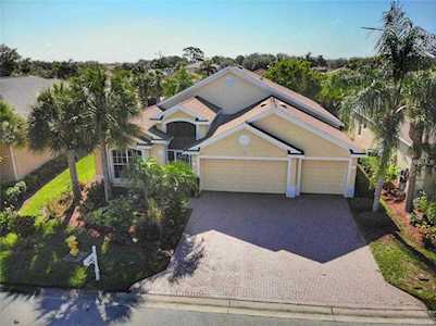 9254 Palm Island Circle North Fort Myers, FL 33903