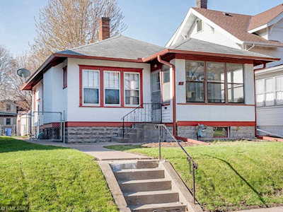 912 Hyacinth Avenue E Saint Paul, MN 55106