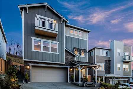 8213 NE 196th St. Kenmore, WA 98028