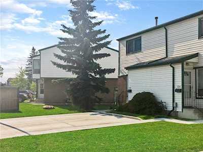 126 Pennsylvania Road SE Calgary, AB T2A 6R2
