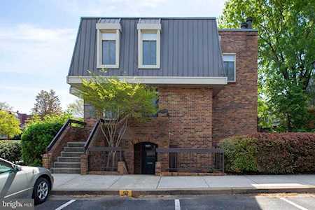 658 15th St S #A Arlington, VA 22202