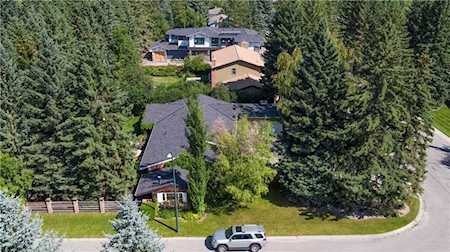 2818 Linden Drive SW Calgary, AB T3E 6C2