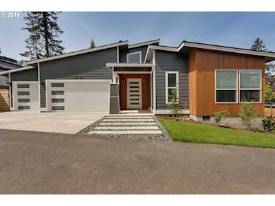 8130 SW Laurel St Portland, OR 97225
