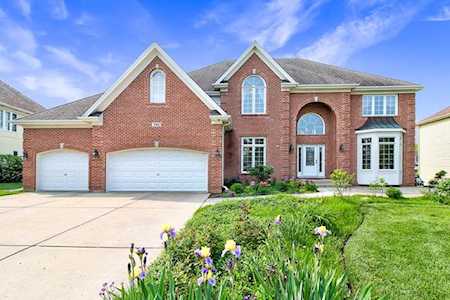3360 White Eagle Dr Naperville, IL 60564