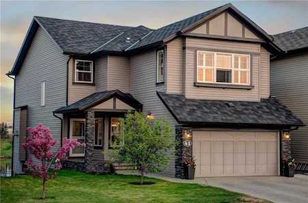 41 Brightonstone Landing SE Calgary, AB T2Z 0K4