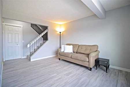 1055 72 Avenue NW #108 Calgary, AB T2K 5S4