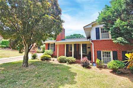 5041 Wedgewood Dr Charlotte, NC 28210