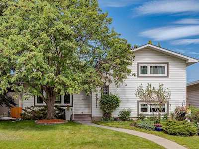 3211 Carol Drive NW Calgary, AB T2L 0K5