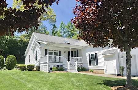 111 Country Squire #111 Uxbridge, MA 01569