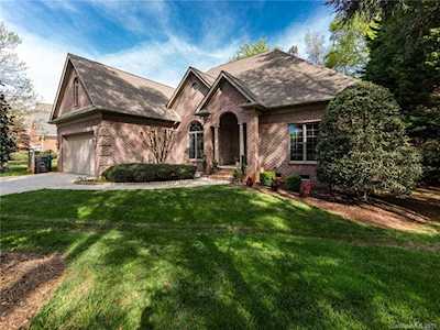 5101 Lancelot Dr Charlotte, NC 28270