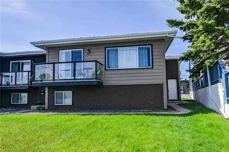 103 Huntington Park Green NW #1 Calgary, AB T2K 5H4