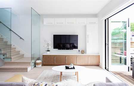 3438 St. George Street Vancouver, BC V5V 4Z9
