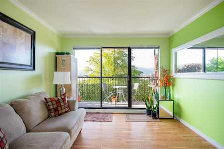 2142 Carolina Street #208 Vancouver, BC V5T 3S2