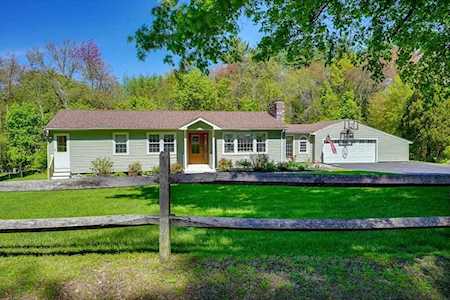 27 Leland Dr Northborough, MA 01532