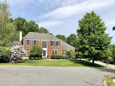 123 Rosemont Dr North Andover, MA 01845