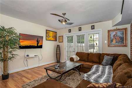 1201 Green Oaks Ln Charlotte, NC 28205