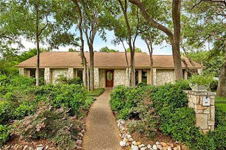 3408 Treadsoft Cv Austin, TX 78748