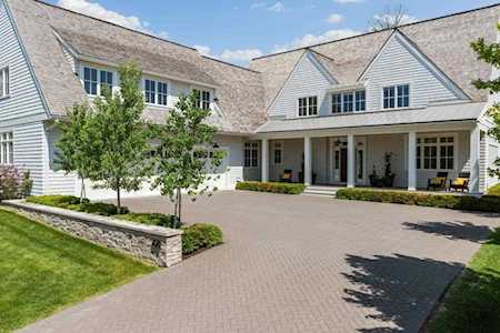 1615 Locust Hills Trail Wayzata, MN 55391