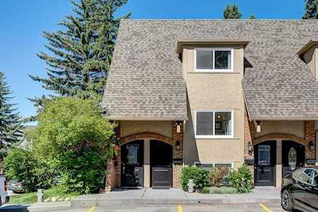 2212 Paliswood Road SW #10 Calgary, AB T2V 4Y6