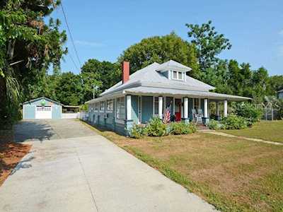 176 S Trowell Avenue Umatilla, FL 32784