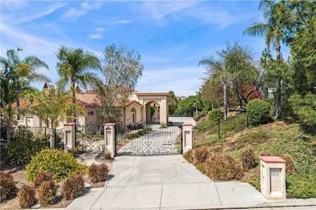 6886 Wyndham Hill Drive Riverside, CA 92506
