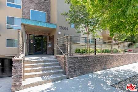 13004 Valleyheart Drive #301 Studio City, CA 91604