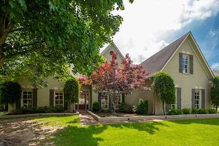 1584 Grand Cypress Dr Collierville, TN 38017