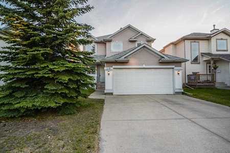 118 Harvest Oak View NE Calgary, AB T3K 4Z6