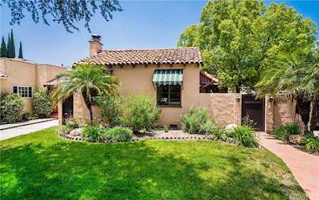 4943 Cartwright Avenue North Hollywood, CA 91601