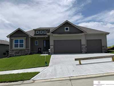 965 Elm Circle Springfield, NE 68059