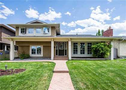 147 Midvalley Place SE Calgary, AB T2X 1K3