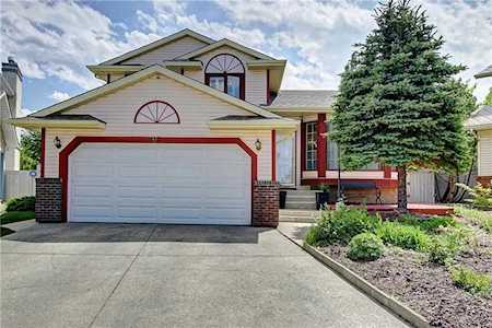 97 Del Rio Place NE Calgary, AB T1Y 6N5
