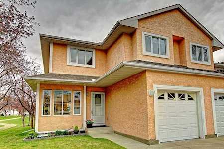 388 Sandarac Drive NW #31 Calgary, AB T3B 4E3