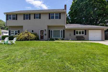 14 Rutledge Rd Natick, MA 01760