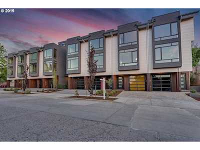 5240 NE Couch St #2 Portland, OR 97035