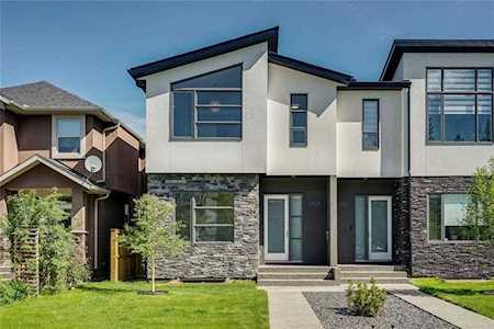 2424 28 Avenue SW Calgary, AB T2T 1K9