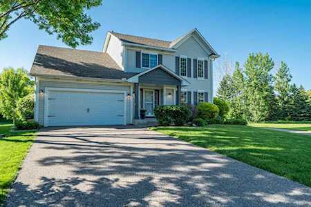 1042 Fallbrook Lane Woodbury, MN 55125